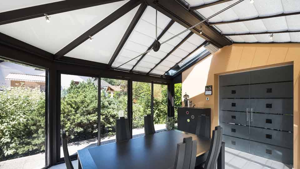 veranda-toit-vitre-gris-anthracite-salle-a-manger
