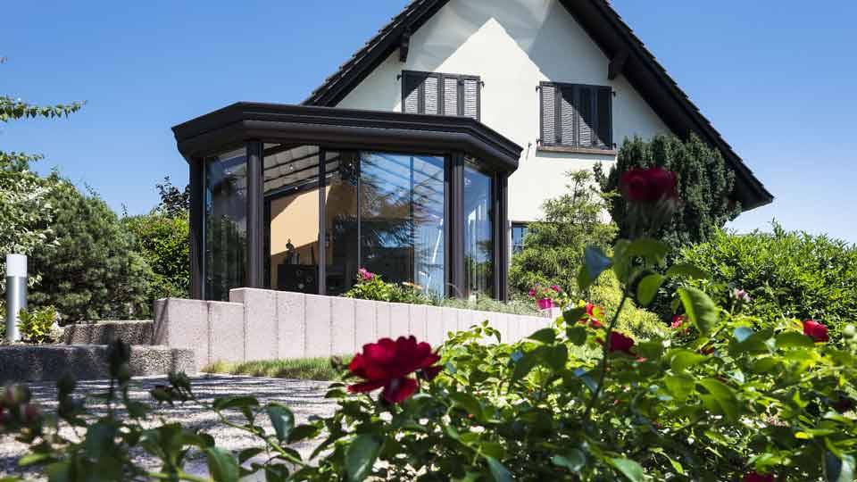 veranda-toit-vitre-gris-anthracite-salle-a-manger