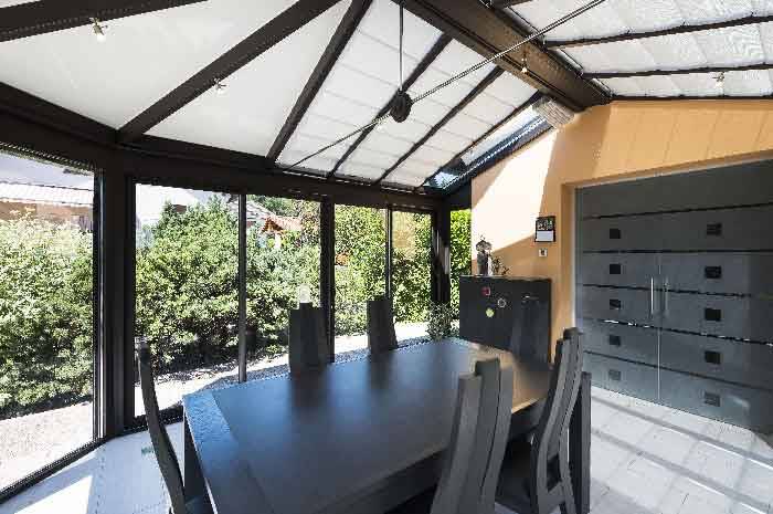 salle-a-manger-flex veranda-toit-vitre-gris-anthracite-salle-a-manger