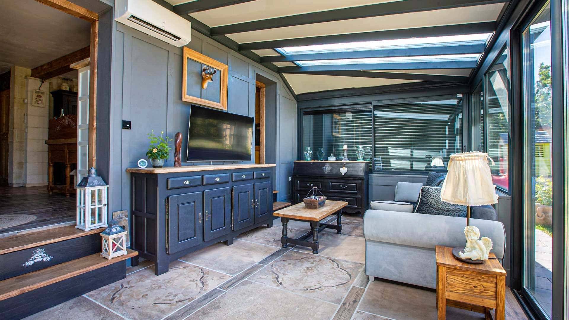 veranda-gris-stores-salon-leds