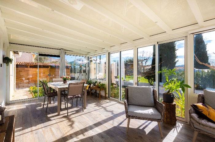 Flex_isolation veranda-toit-vitre-blanc-salle-a-manger