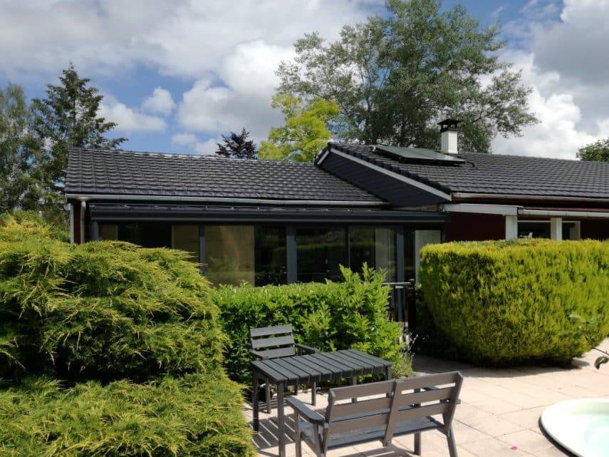 veranda-gris-anthracite-jardin