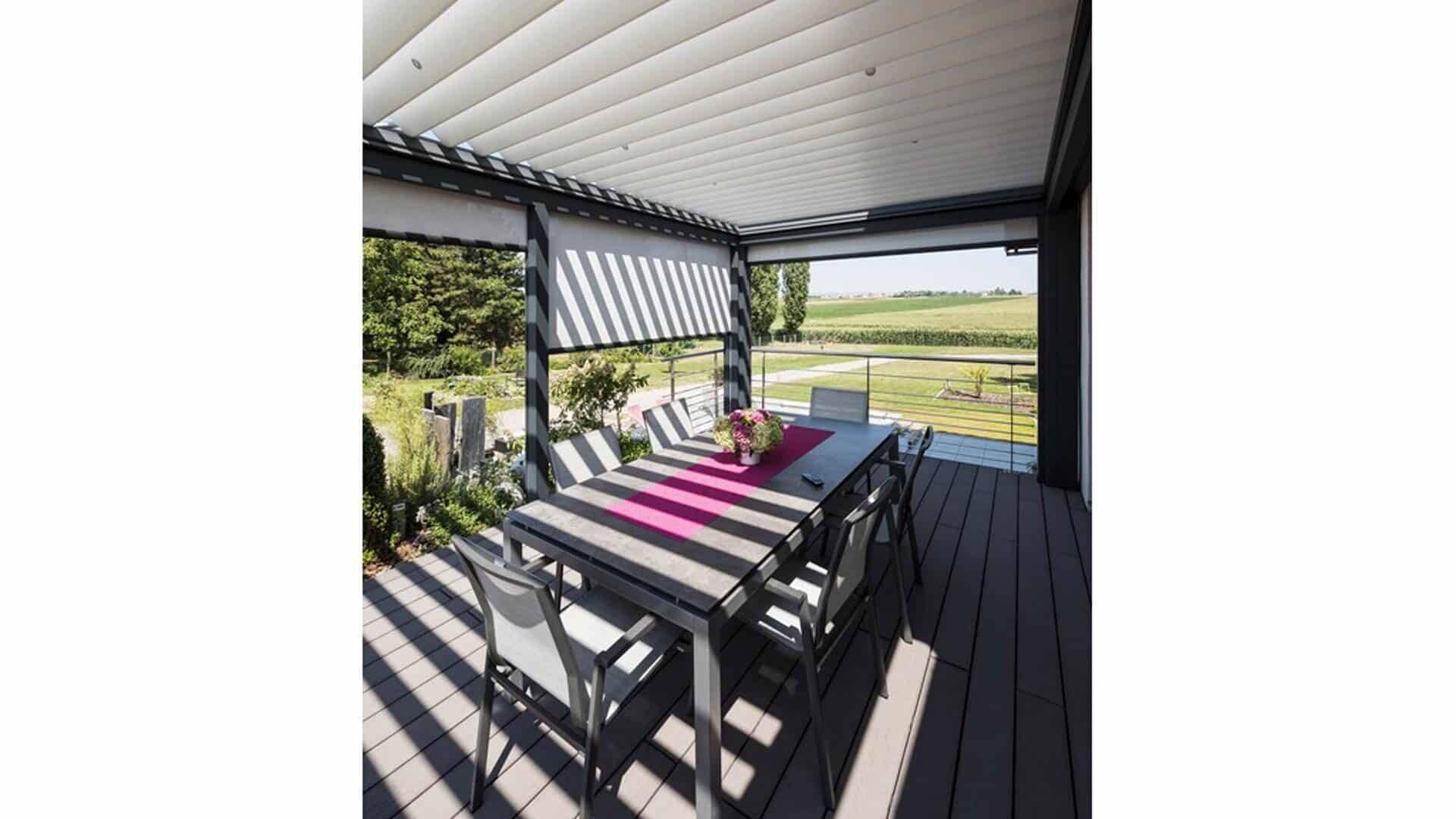 pergola-lames-orientables-stores-piscine-gris-anthracite