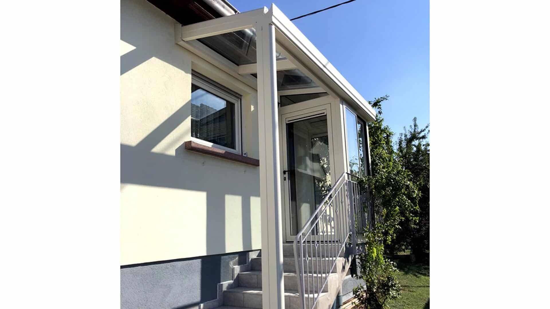 sas-d-entree-escaliers-blanc