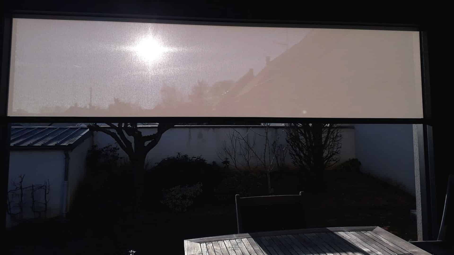 pergola-stores-terrasse-gris-anthracite