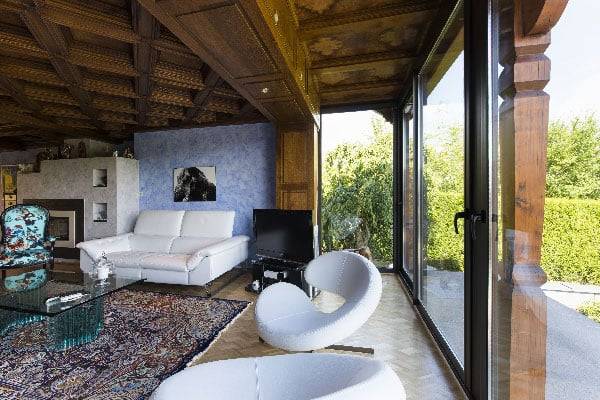 veranda-agrandir-paysage veranda-salon-baie-vitree-bois-salon