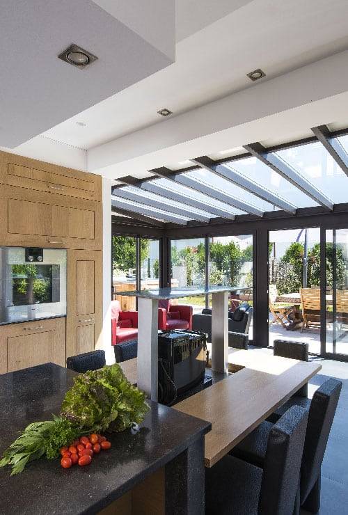 Veranda-cuisine-Lehmann-portrait veranda-toit-vitre-cuisine-salon