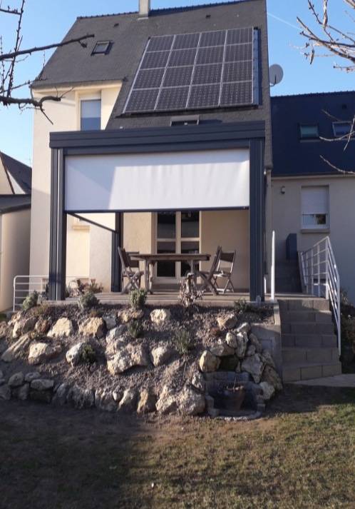 vignette_portrait pergola-stores-terrasse-gris-anthracite