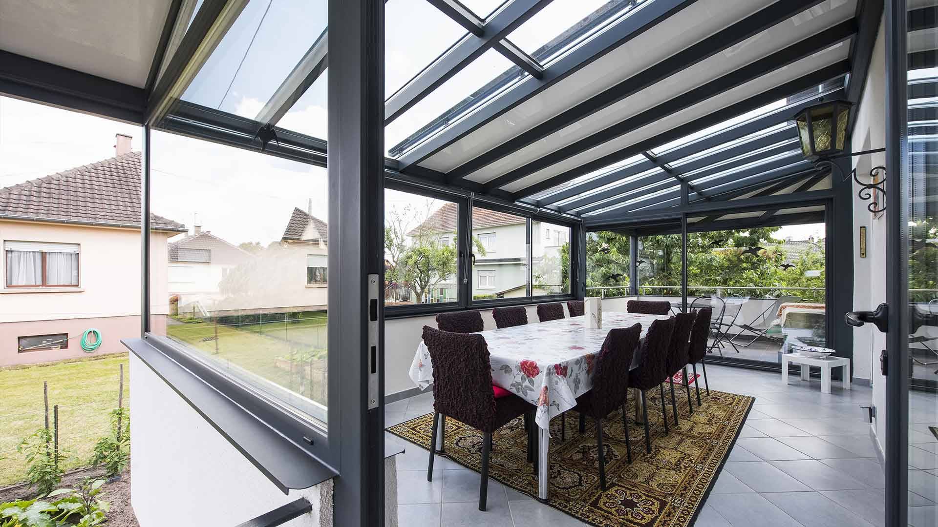 veranda-pergola-store-toit-vitre-le-verandier