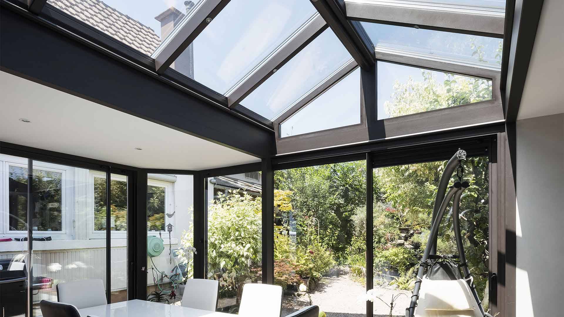 veranda-vitree-moderne-le-verandier