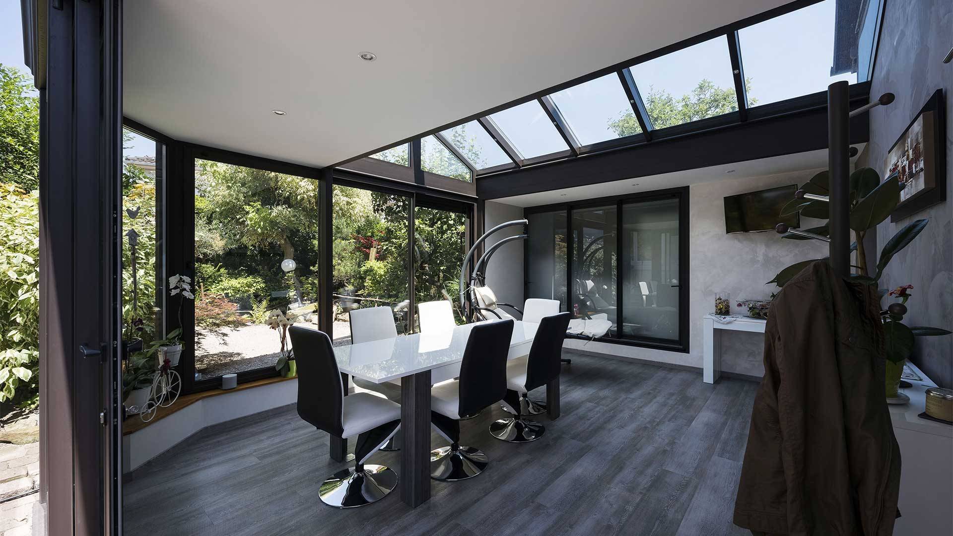 veranda-vitree-moderne-le-verandier