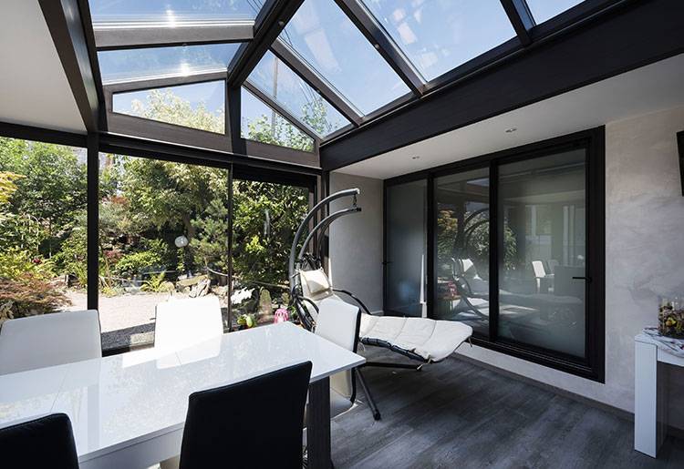 Veranda-vitree-moderne-750-515-1 veranda-vitree-moderne-le-verandier