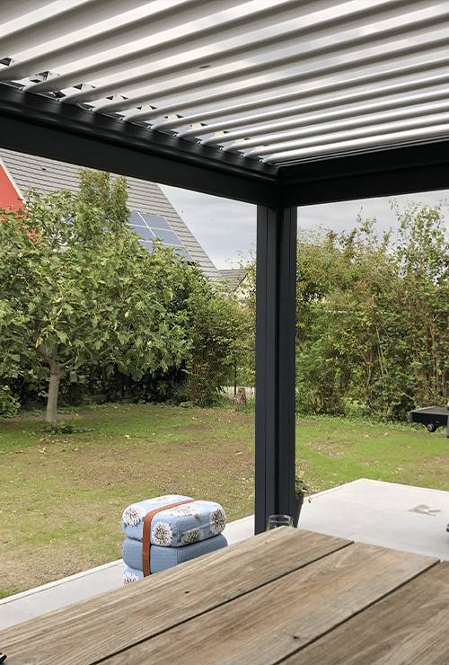 finition-chéneau-droit-10spots-led Pergola toit