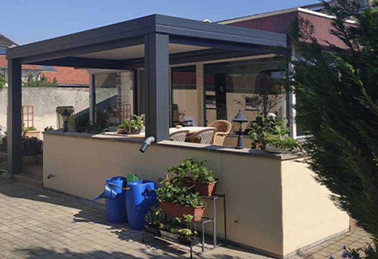 Pergola-finition-cheneau-droit-8-spots-led-paysage Pergola terrasse