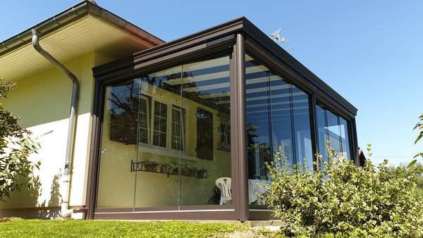 pergola-systemes-vitres-solarlux-stores-verticaux-zippés-autonomes-sas-integre-en-double-vitrage-1920-1080-vue-de-bas Pergola terrasse
