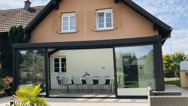 veranda-style-contemporain-toiture-vitree-10 spots-led-vue-devant Belle vue de la véranda