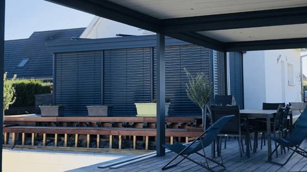 veranda-toiture vitree-5bso-12 -spots-led Vue de la véranda depuis la terrasse