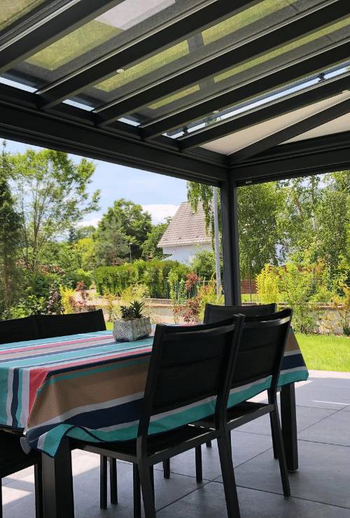 pergola-contemporain-500-400 Pergola moderne offrant un espace extérieur ombragé et élégant