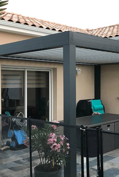 -500-740-finition-pure-line-exterieur Pergola pure line vue extérieure