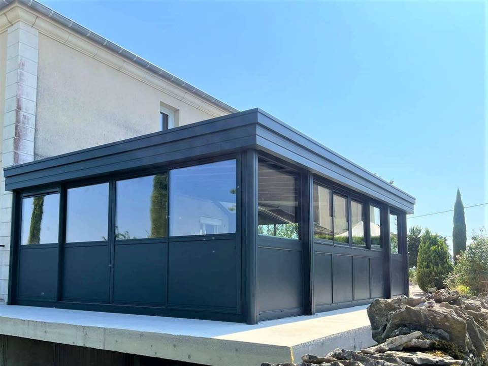 Véranda Meursault Véranda moderne et élégante pour extension lumineuse de maison