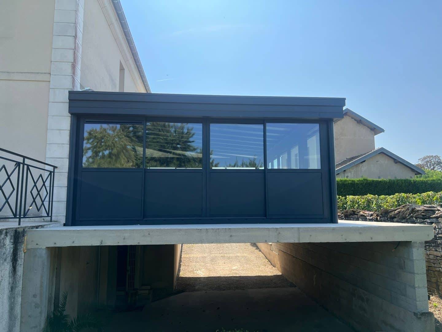 Véranda Meursault Véranda moderne avec grandes baies vitrées pour extension lumineuse maison