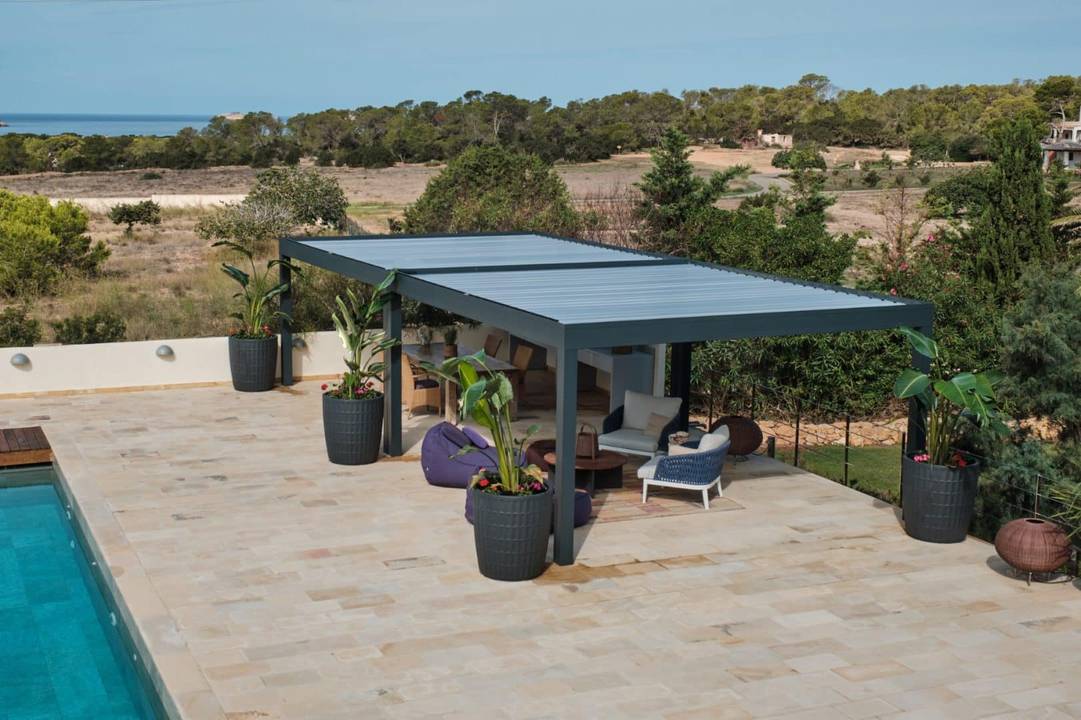 thumbnail_image00003 P Pergola moderne au bord de la piscine avec salon extérieur