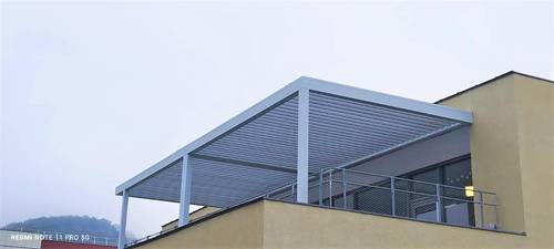 IMG-20241017-WA0002 Pergola moderne en aluminium sur terrasse élégante et spacieuse