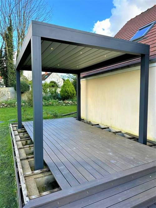 IMG-20241022-WA0008 (1) Pergola moderne en aluminium avec éclairage intégré pour terrasse extérieure